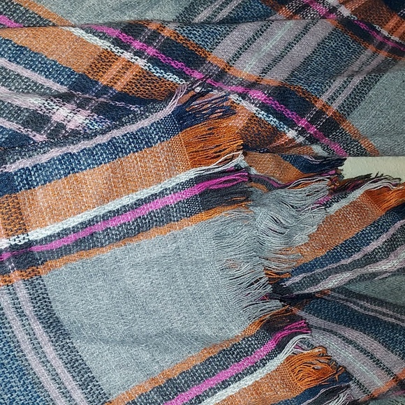 Just Style LA Poncho Scarf - Picture 4 of 6